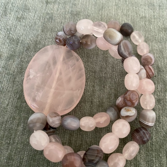Rose Quartz stretch bracelet - Picture 2 of 5